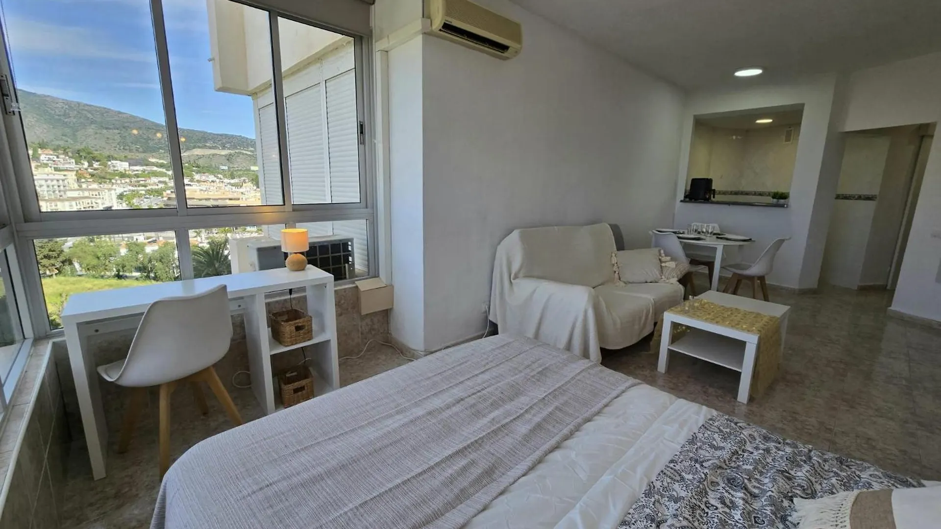 La Colina Estudio Vistas Y Piscina トレモリノス スペイン